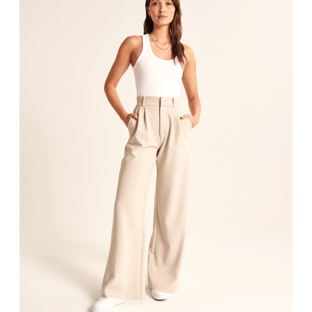 Sophisticated Cream Wide-Leg Jumpsuit with High-Waist Tie